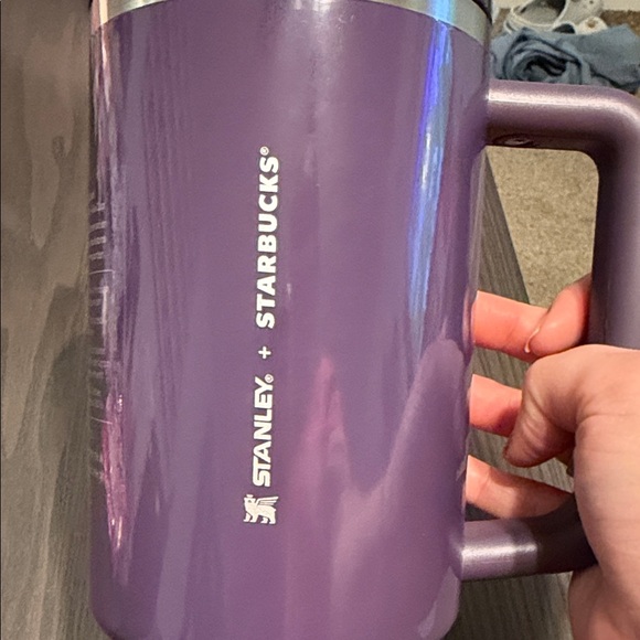 Stanley x Starbucks Plum Mug with Handle and Straw - Picture 3 of 7